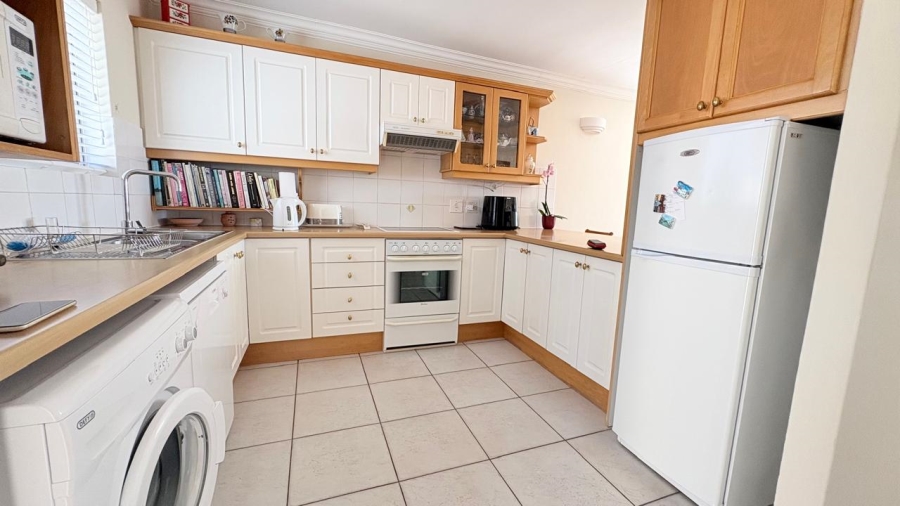 To Let 3 Bedroom Property for Rent in Muizenberg Western Cape